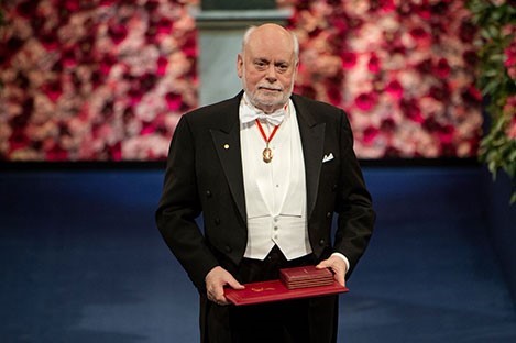 Stoddart Accepts Nobel